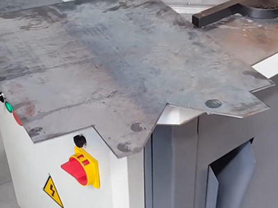 Máy cắt góc thủy lực, góc cố định kết hợp đột lỗ