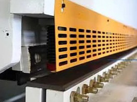 Máy cắt tôn thủy lực