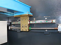 Máy chấn servo điện-thủy lực CNC kết hợp bộ điều khiển DELEM DA52S