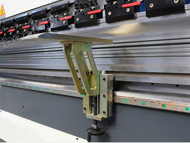Máy chấn servo điện-thủy lực CNC kết hợp bộ điều khiển DELEM DA52S