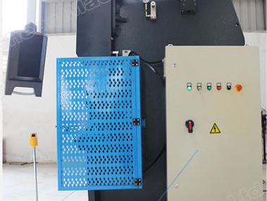 Máy chấn thủy lực kết hợp bộ điều khiển DA41S