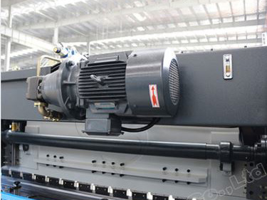 Máy chấn thủy lực kết hợp bộ điều khiển DA41S