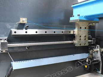 Máy chấn thủy lực kết hợp bộ điều khiển DA41S