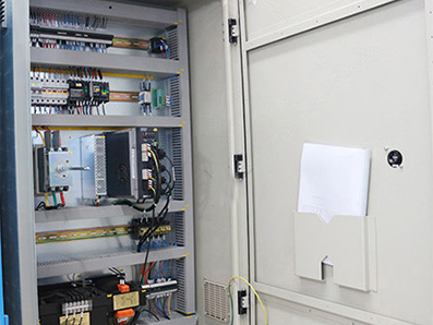 Máy chấn thủy lực kết hợp bộ điều khiển E200P