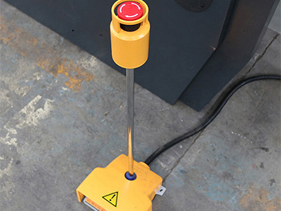 Máy chấn thủy lực kết hợp bộ điều khiển E200P