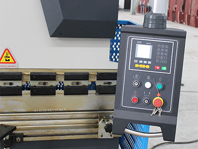 Máy chấn thủy lực kết hợp bộ điều khiển E21