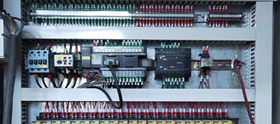 Máy lốc tôn thủy lực 4 trục