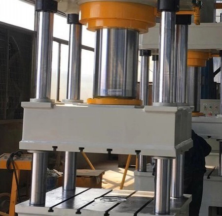 Máy ép thủy lực 4 trụ Y32
