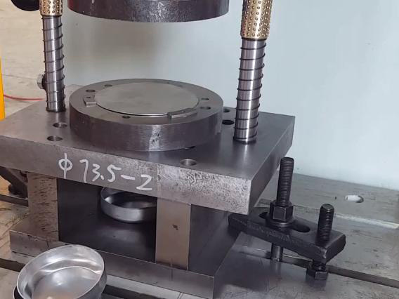 Máy ép thủy lực 4 trụ Y32